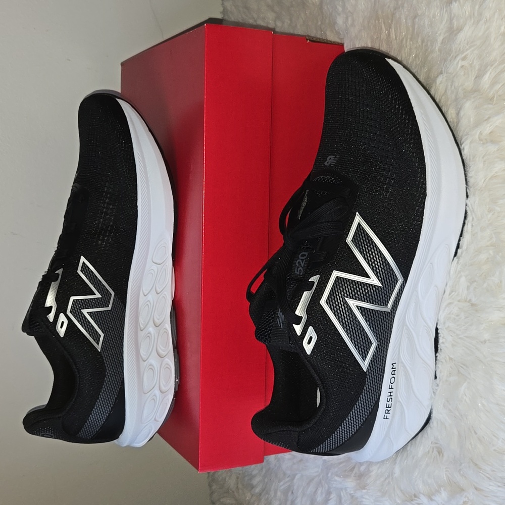 Men's New Balance Fresh Foam 520 v9 Running Shoe Sizes US 9.5 - Picture 2 of 4